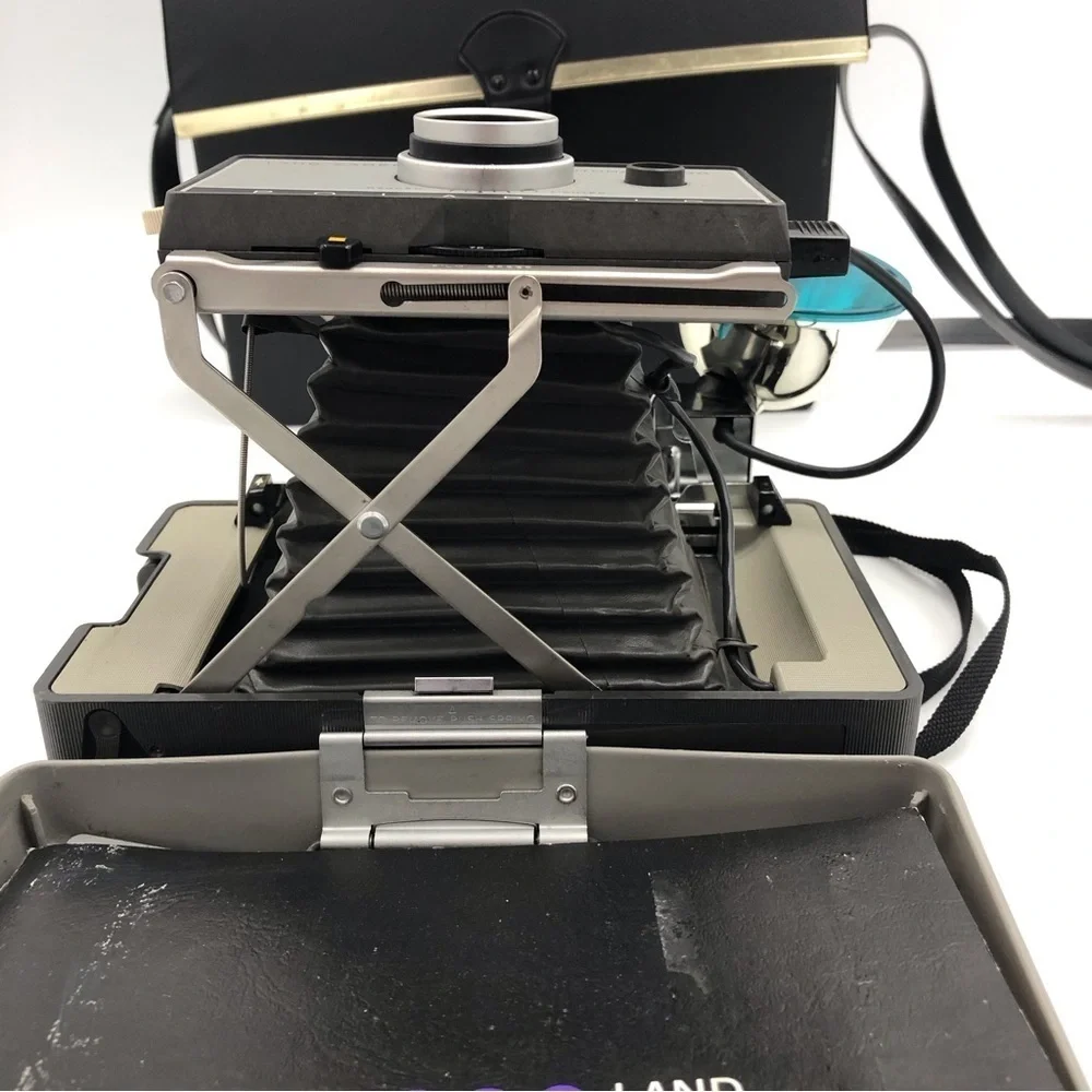 Vintage Polaroid 230 Land Camera